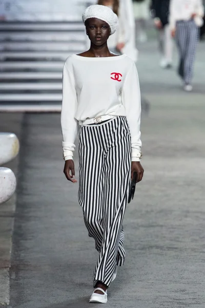 Look 1